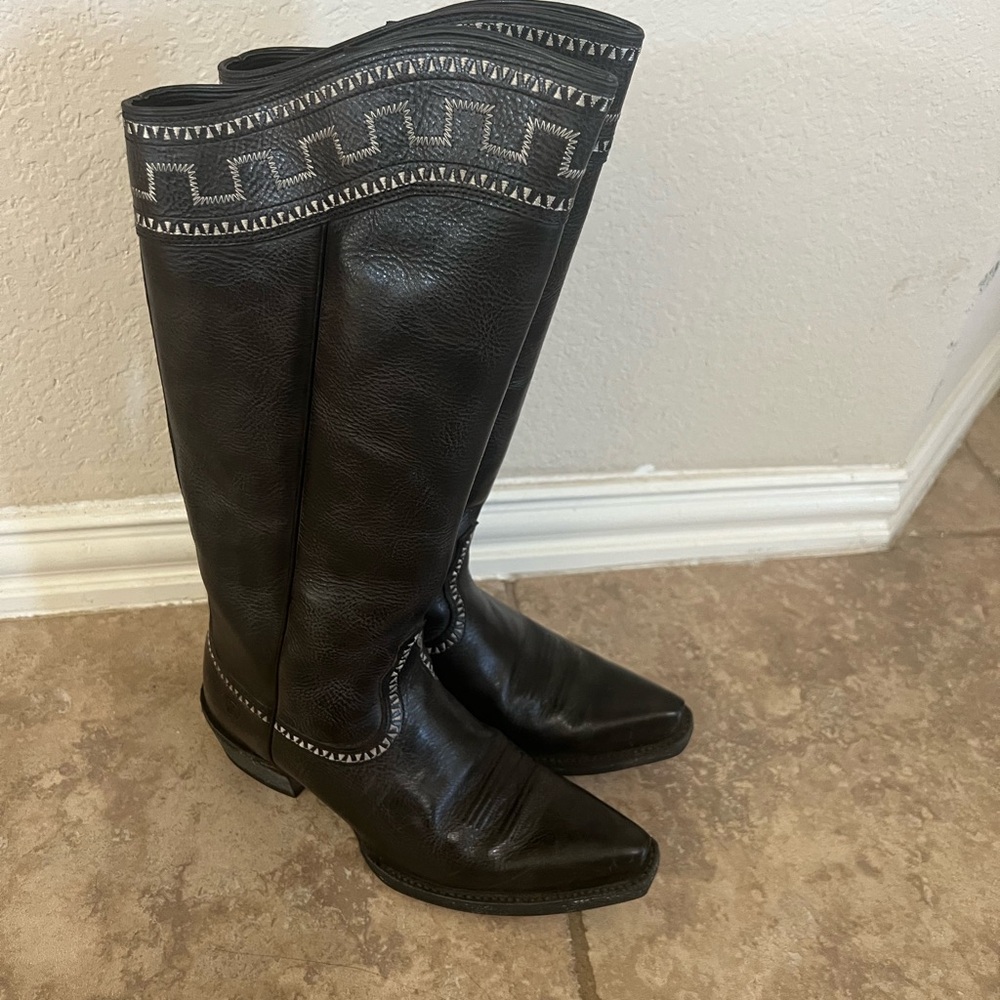 Women's Black Cowboy boots - Size 7